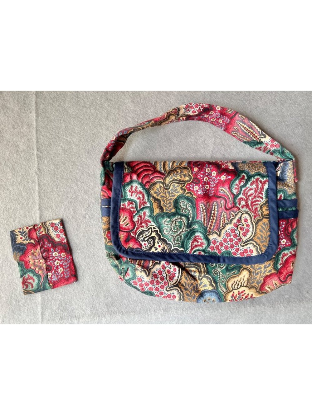 Handmade Carry Bag With Coordinating Tissue Holder Lined 14"x9"x4" Multicolor